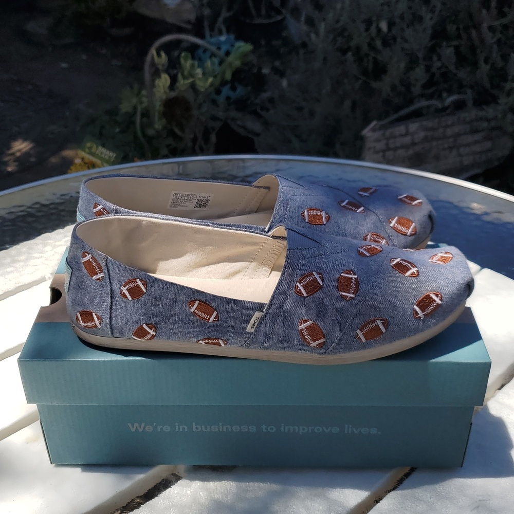 Toms Alpargata Blue Chambray Embroidered Footballs Women's Size 10 GUC with Box